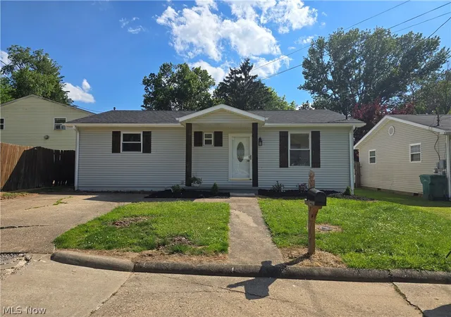 Homes for sale in Vienna, WV | 1312 15th St, Vienna, WV 26105 | MLS# 5211875