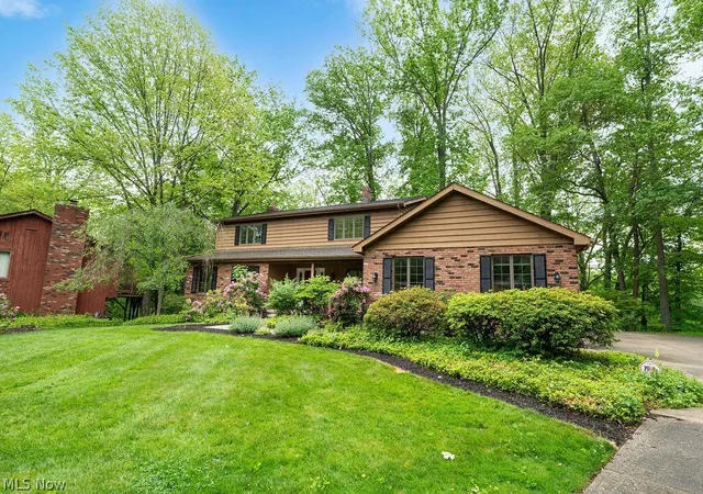 2nd image of 35970 Timber Ridge Ln, Willoughby, OH 44094 | MLS# 5211940