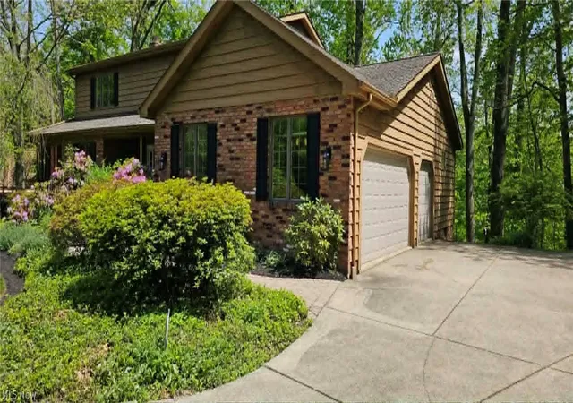 4th image of 35970 Timber Ridge Ln, Willoughby, OH 44094 | MLS# 5211940