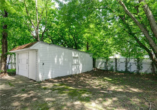 Homes for sale in Cleveland, OH | 1367 Clearaire Rd, Cleveland, OH 44110 | MLS# 5211545