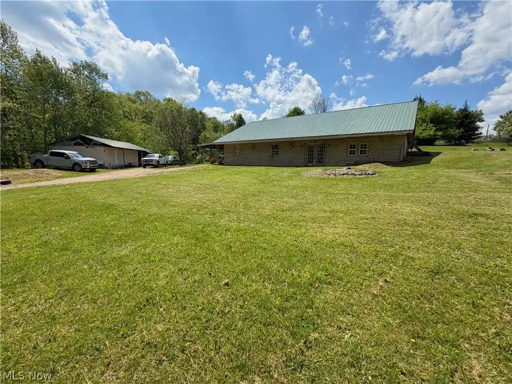 Photo 1 of Single family home for sale at 44073 Bell Rd, Lisbon, OH 44432 | MLS# 5211538 | Listing updated on 2026-10-23