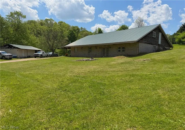 Photo 3 of Single family home for sale at 44073 Bell Rd, Lisbon, OH 44432 | MLS# 5211538 | Listing updated on 2026-08-29