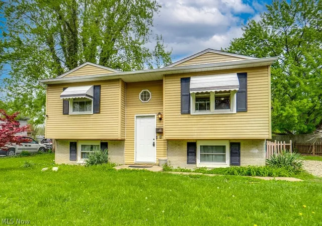 Homes for sale in Oberlin, OH | 371 Washington Cir, Oberlin, OH 44074 | MLS# 5211893