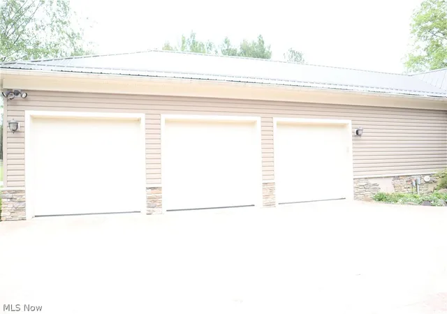 4th image of 7509 Girdle Rd, West Farmington, OH 44491 | MLS# 5211988