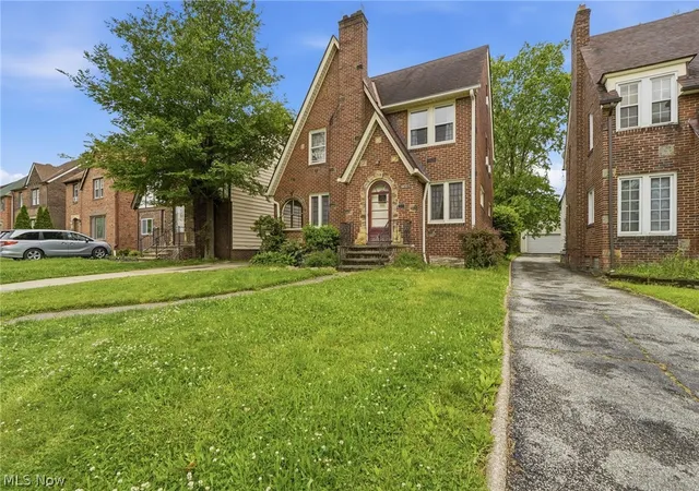 Photo 2 of Sale Pending at 3632 Harvey Rd, Cleveland Heights, OH 44118 | MLS# 5211997 | Listing updated on 2026-06-21