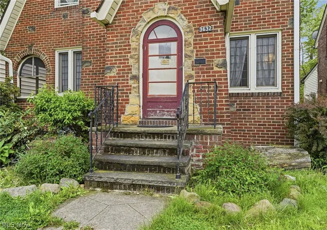 Photo 4 of Sale Pending at 3632 Harvey Rd, Cleveland Heights, OH 44118 | MLS# 5211997 | Listing updated on 2026-06-21