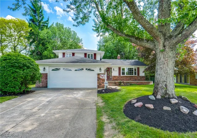 Homes for sale in Mayfield Heights, OH | 6366 Dunfield Dr, Mayfield Heights, OH 44143 | MLS# 5212026