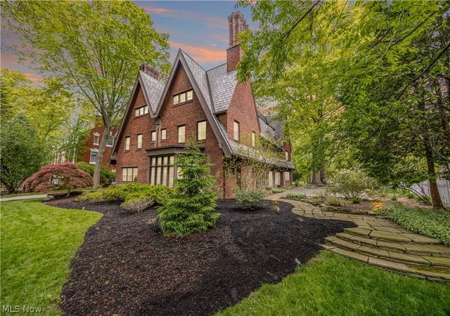 Photo 1 of Mansion for sale at 3085 Fairmount Blvd, Cleveland, OH 44118 | MLS# 5209032 | Listing updated on 2026-07-05