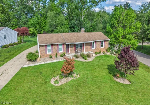 Photo 3 of Sale Pending at 8194 Overwood Ave Nw, North Canton, OH 44720 | MLS# 5209568 | Listing updated on 2026-09-01