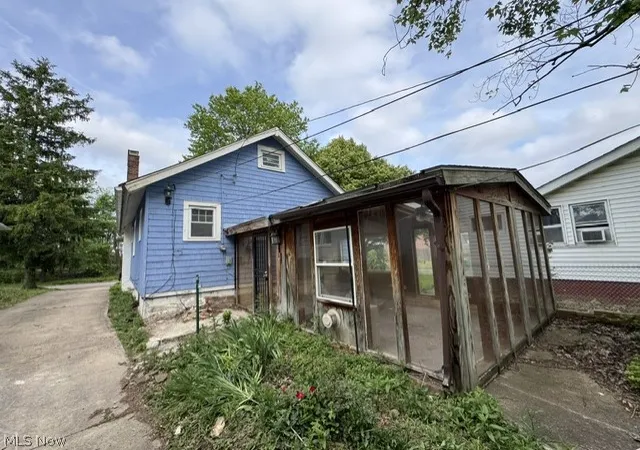 3rd image of 1379 E 219Th St, Euclid, OH 44117 | MLS# 5212118