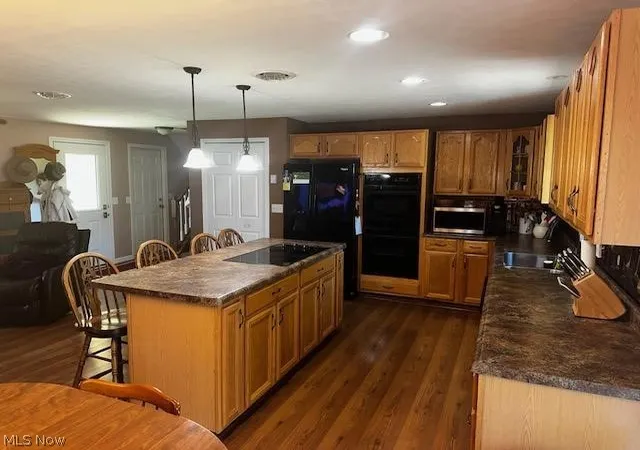 Photo 5 of Single family home for sale at 454 Oaknoll Dr, Amherst, OH 44001 | MLS# 5209585 | Listing updated on 2026-08-20