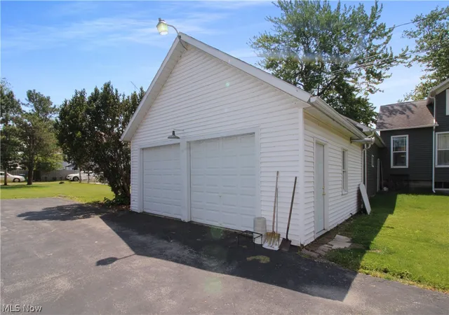 Homes for sale in Port Clinton, OH | 325 Jefferson St, Port Clinton, OH 43452 | MLS# 5212221