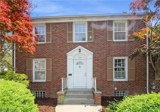 Homes for sale in Port Clinton, OH | 325 Jefferson St, Port Clinton, OH 43452 | MLS# 5212221