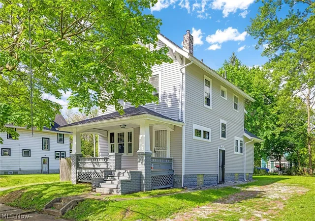 1st image of 1390 Curtis St, Akron, OH 44301 | MLS# 5209442