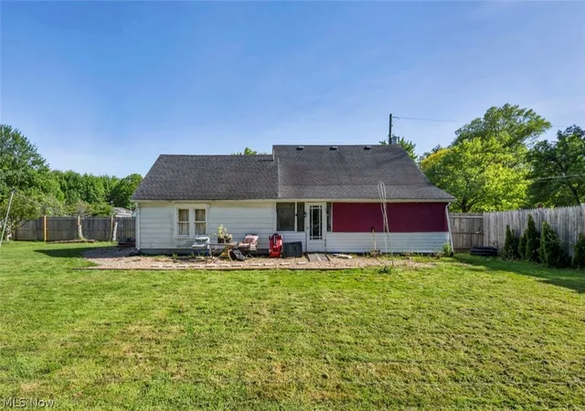 Homes for sale in Elyria, OH | 40622 Carlisle Ave, Elyria, OH 44035 | MLS# 5212258