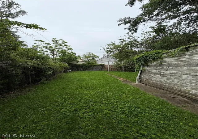 Homes for sale in Cleveland, OH | 861 Whitcomb Rd, Cleveland, OH 44110 | MLS# 5212265