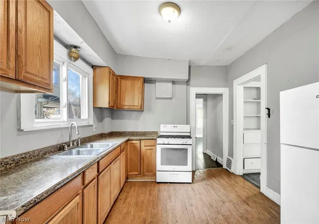 Photo 4 of House for sale at 840 Work Dr, Akron, OH 44320 | MLS# 5212248 | Listing updated on 2026-09-19