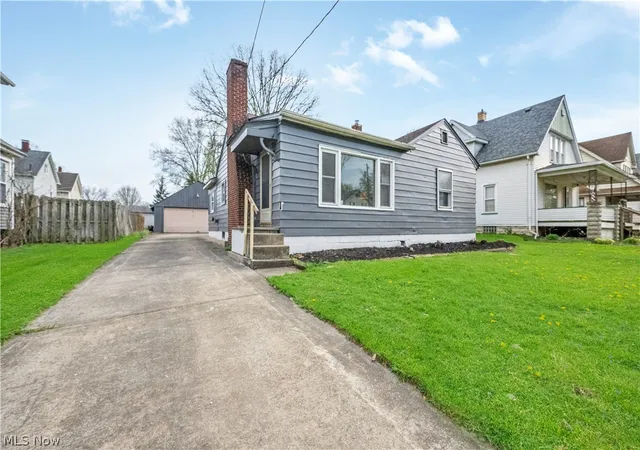 Homes for sale in Niles, OH | 34 Helen Ave, Niles, OH 44446 | MLS# 5212292