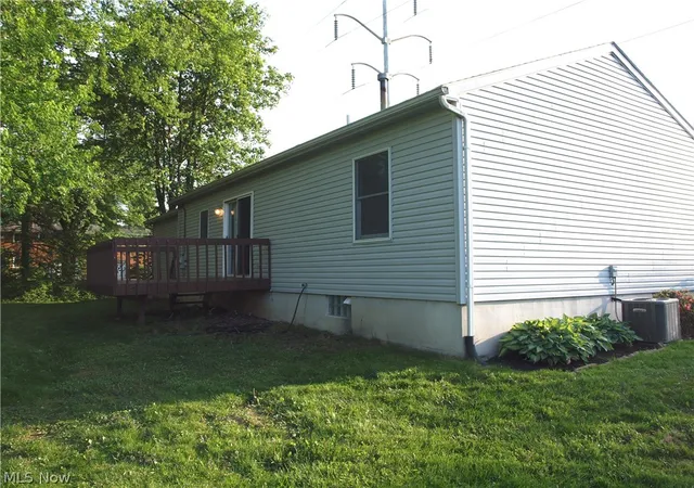Photo 4 of Single family home for sale at 1422 Woodlawn Ave NW, Canton, OH 44708 | MLS# 5210812 | Listing updated on 2026-09-19