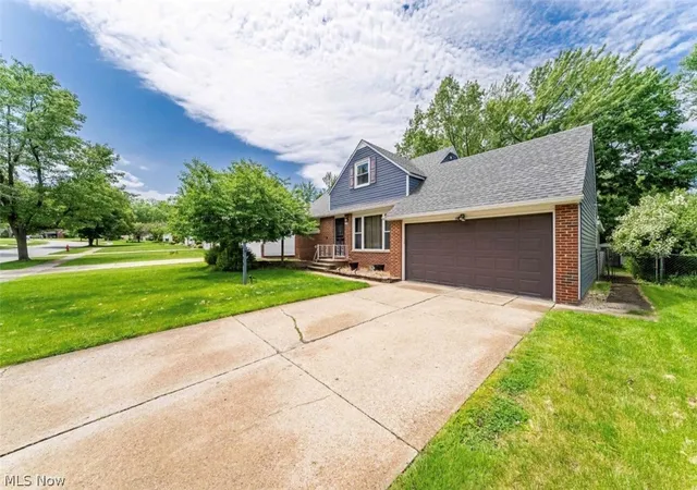 Photo 3 of Sale Pending at 1866 Braeburn Park Dr, Euclid, OH 44117 | MLS# 5212335 | Listing updated on 2026-07-10