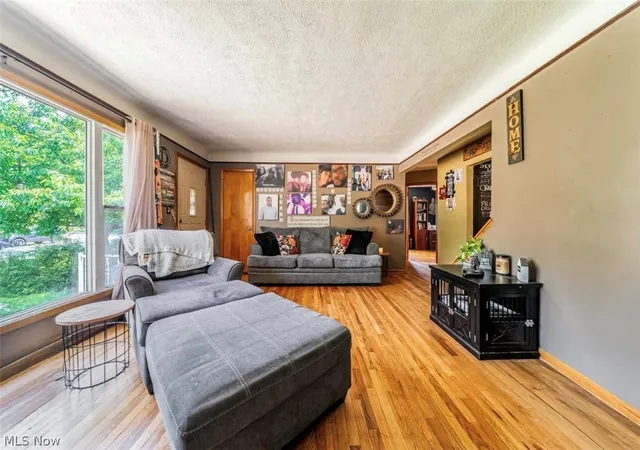 Photo 4 of Sale Pending at 1866 Braeburn Park Dr, Euclid, OH 44117 | MLS# 5212335 | Listing updated on 2026-07-10