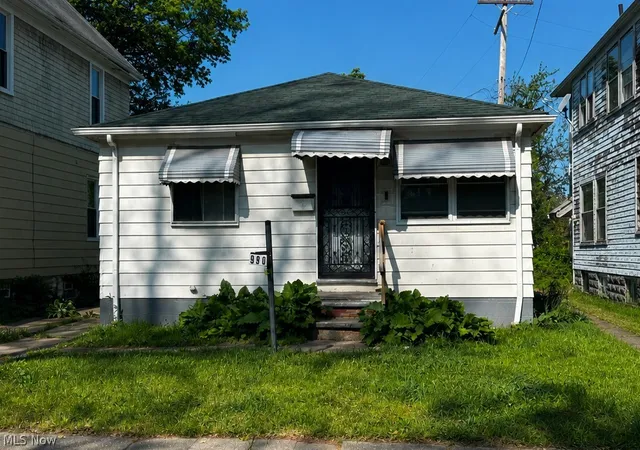 1st image of 990 E 129th St, Cleveland, OH 44108 | MLS# 5212178
