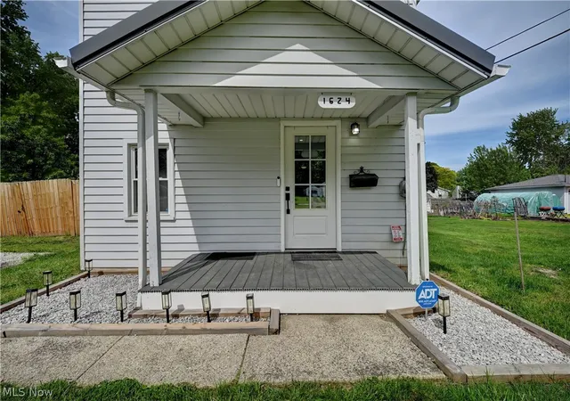4th image of 1624 Breiding Rd, Akron, OH 44310 | MLS# 5211716