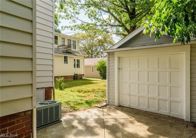 Homes for sale in Cleveland, OH | 18119 Lake Shore Blvd, Cleveland, OH 44119 | MLS# 5212327