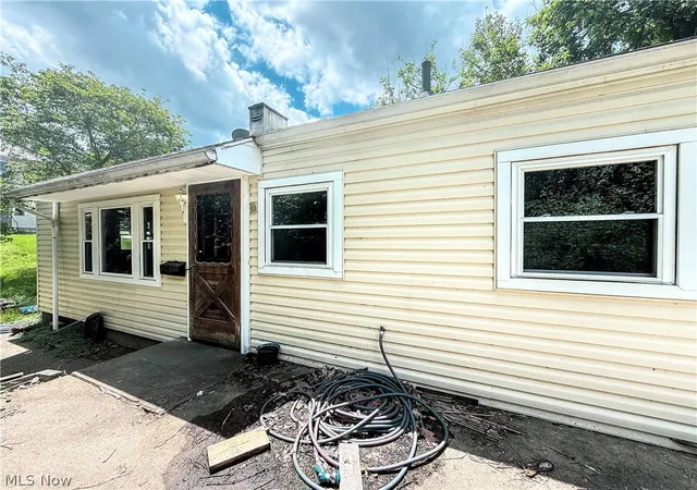 3rd image of 607 Cutler St, Marietta, OH 45750 | MLS# 5212343