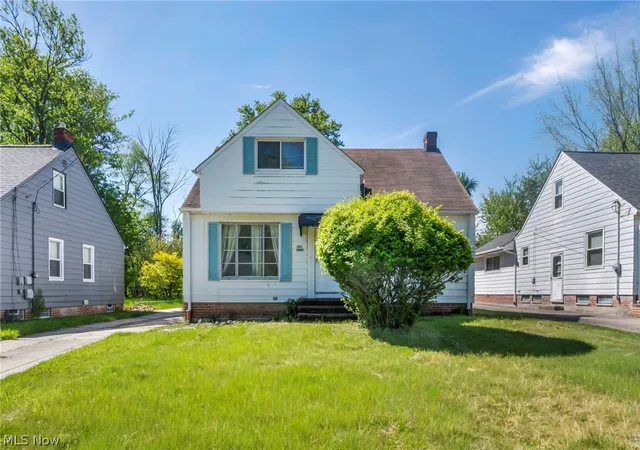 Photo 2 of Single family home for sale at 15812 Grant Ave, Maple Heights, OH 44137 | MLS# 5212252 | Listing updated on 2026-08-19