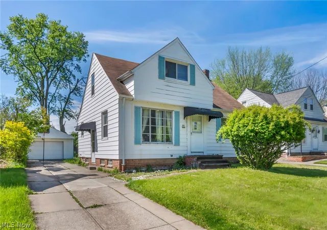 Photo 3 of Single family home for sale at 15812 Grant Ave, Maple Heights, OH 44137 | MLS# 5212252 | Listing updated on 2026-08-19
