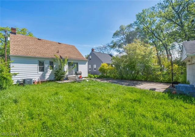 Photo 3 of Single family home for sale at 15812 Grant Ave, Maple Heights, OH 44137 | MLS# 5212252 | Listing updated on 2026-08-19