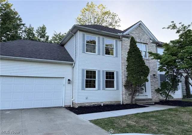 2nd image of 326 Bridgeport Trl, Richmond Heights, OH 44143 | MLS# 5212130