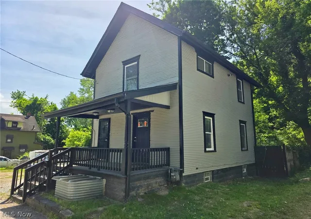 1st image of 392 Bailey Ct, Akron, OH 44304 | MLS# 5211625