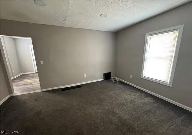 3rd image of 392 Bailey Ct, Akron, OH 44304 | MLS# 5211625