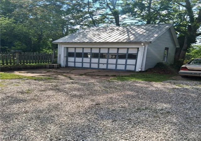 2nd image of 329 Muskingum Dr, Marietta, OH 45750 | MLS# 5211620
