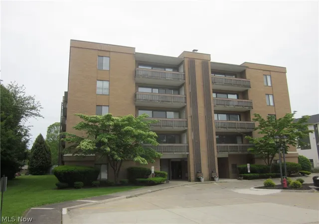 2nd image of 22555 Center Ridge Rd #204, Rocky River, OH 44116 | MLS# 5212378