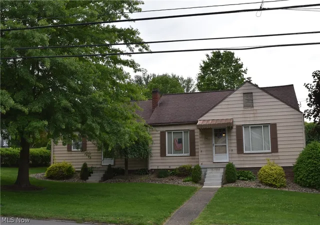 1st image of 132 N Sugar St, St Clairsville, OH 43950 | MLS# 5212559