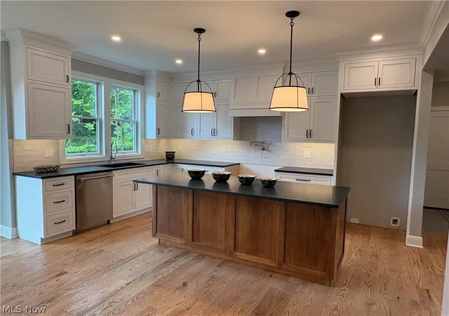 5th image of 295 S Franklin St, Chagrin Falls, OH 44022 | MLS# 5212633