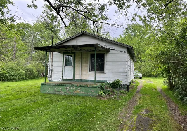 1st image of 2513 Salt Springs Rd, Mc Donald, OH 44437 | MLS# 5212638