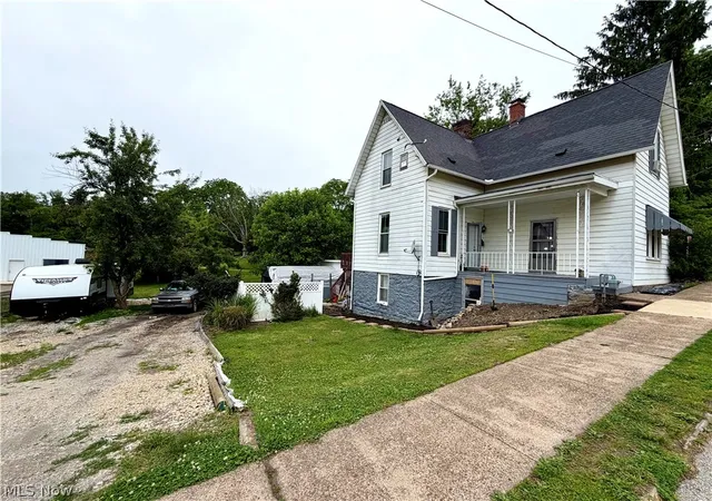 1st image of 126 South Sugar St, Saint Clairsville, OH 43950 | MLS# 5212157