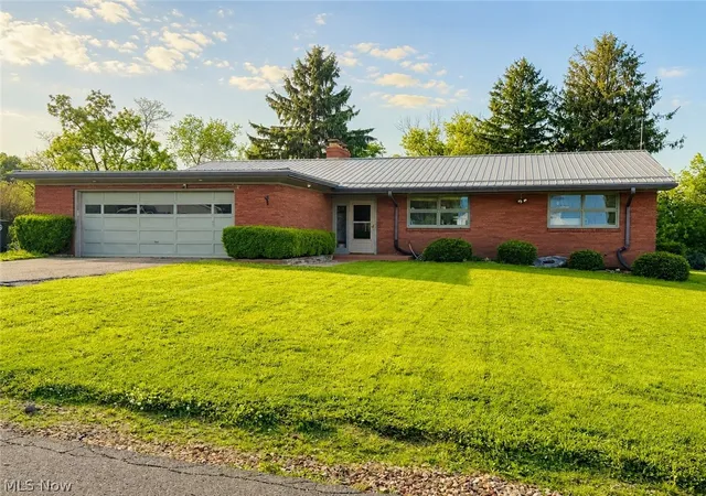 Homes for sale in Steubenville, OH | 4309 Southeast Dr, Steubenville, OH 43953 | MLS# 5212170