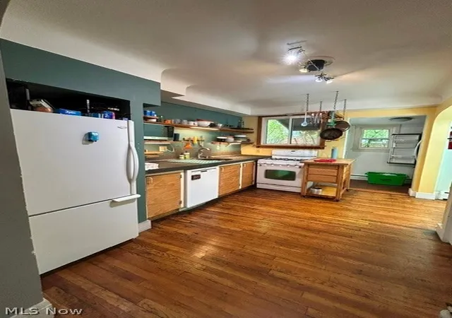 Photo 3 of Single family home for sale at 13067 Cedar Rd, Cleveland, OH 44118 | MLS# 5212572 | Listing updated on 2026-06-20