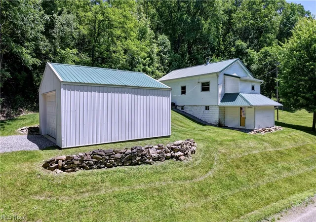 Homes for sale in Newcomerstown, OH | 12413 Lick Run Rd, Newcomerstown, OH 43832 | MLS# 5212687