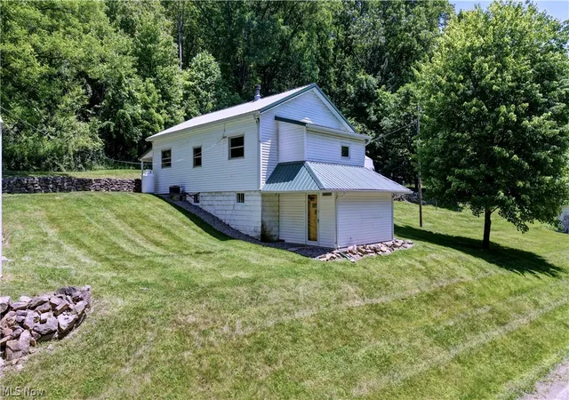 Homes for sale in Newcomerstown, OH | 12413 Lick Run Rd, Newcomerstown, OH 43832 | MLS# 5212687