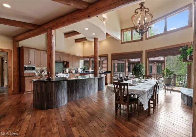 Photo 4 of Single family home for sale at 805 Cascades Dr, Aurora, OH 44202 | MLS# 5211438 | Listing updated on 2026-10-04