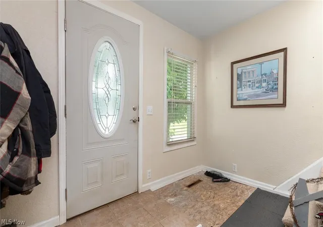 Photo 3 of Sale Pending at 212 W Main St, Somerset, OH 43783 | MLS# 5210731 | Listing updated on 2026-08-28