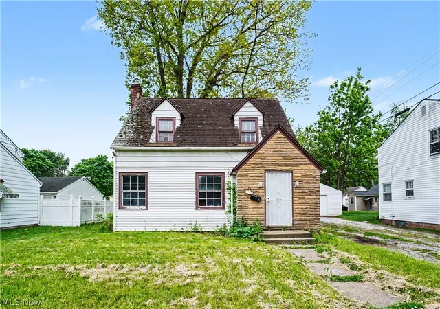 1st image of 1358 Peckham St, Akron, OH 44320 | MLS# 5211164