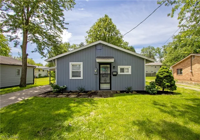 Homes for sale in Orrville, OH | 912 Jefferson St, Orrville, OH 44667 | MLS# 5211342