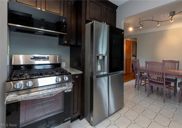 4th image of 5042 N Barton Rd, Lyndhurst, OH 44124 | MLS# 5205111